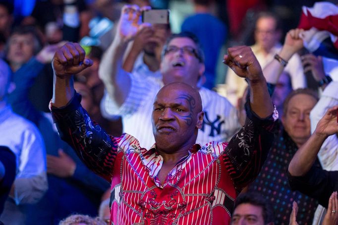 Zápas Miguel Cotto vs. Sergio Gabriel Martinez (Mike Tyson)