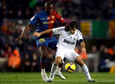 Real - Barcelona Raul Toure fotbal španělsko