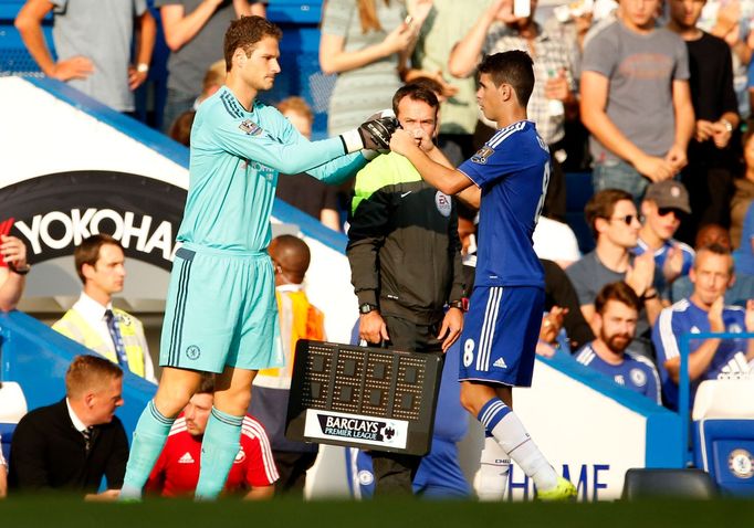 PL, Chelsea-Swansea City: Asmir Begovič střídá Oscara