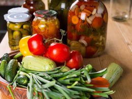 Naložte si, co se vejde: Pickles je zdravější než syrová zelenina