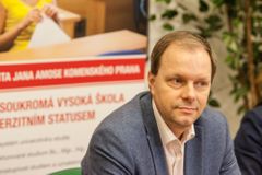 Exministr Chládek odešel z ČSSD, povede středočeskou SPO. Je činorodý, vysvětluje Veleba