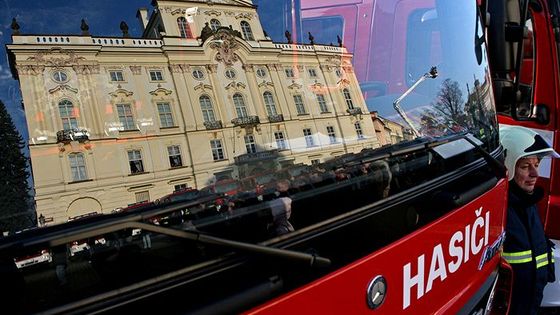 Vánoce u hasičů: 40 nových cisternových vozů.