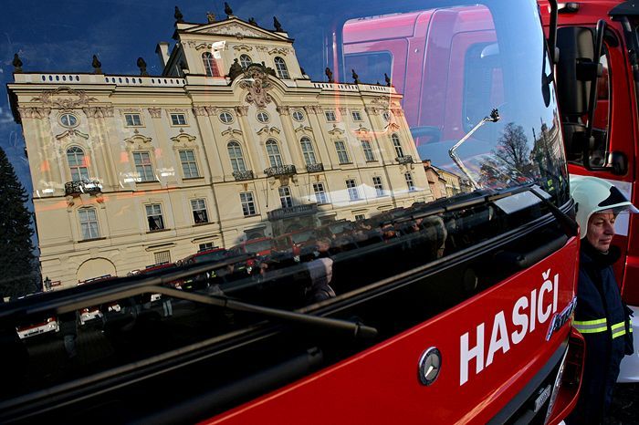 Předání 40-ti nových hasičských vozů