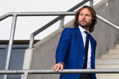 Nedvěd letěl do Istanbulu. FAČR chce mít trenéra vyřešeného do ledna, tvrdí zdroje