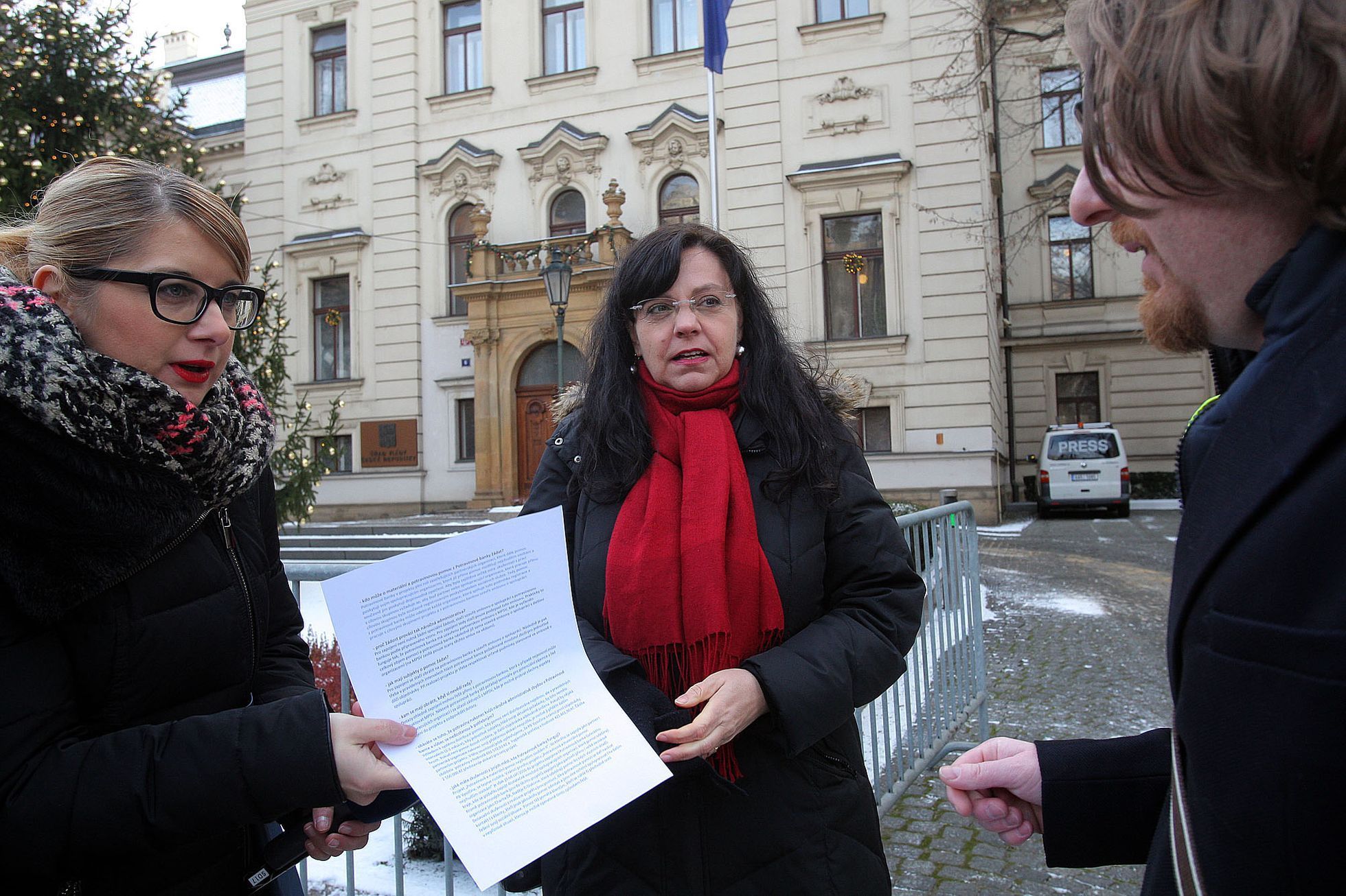Happening o sociálním bydlení před vládou