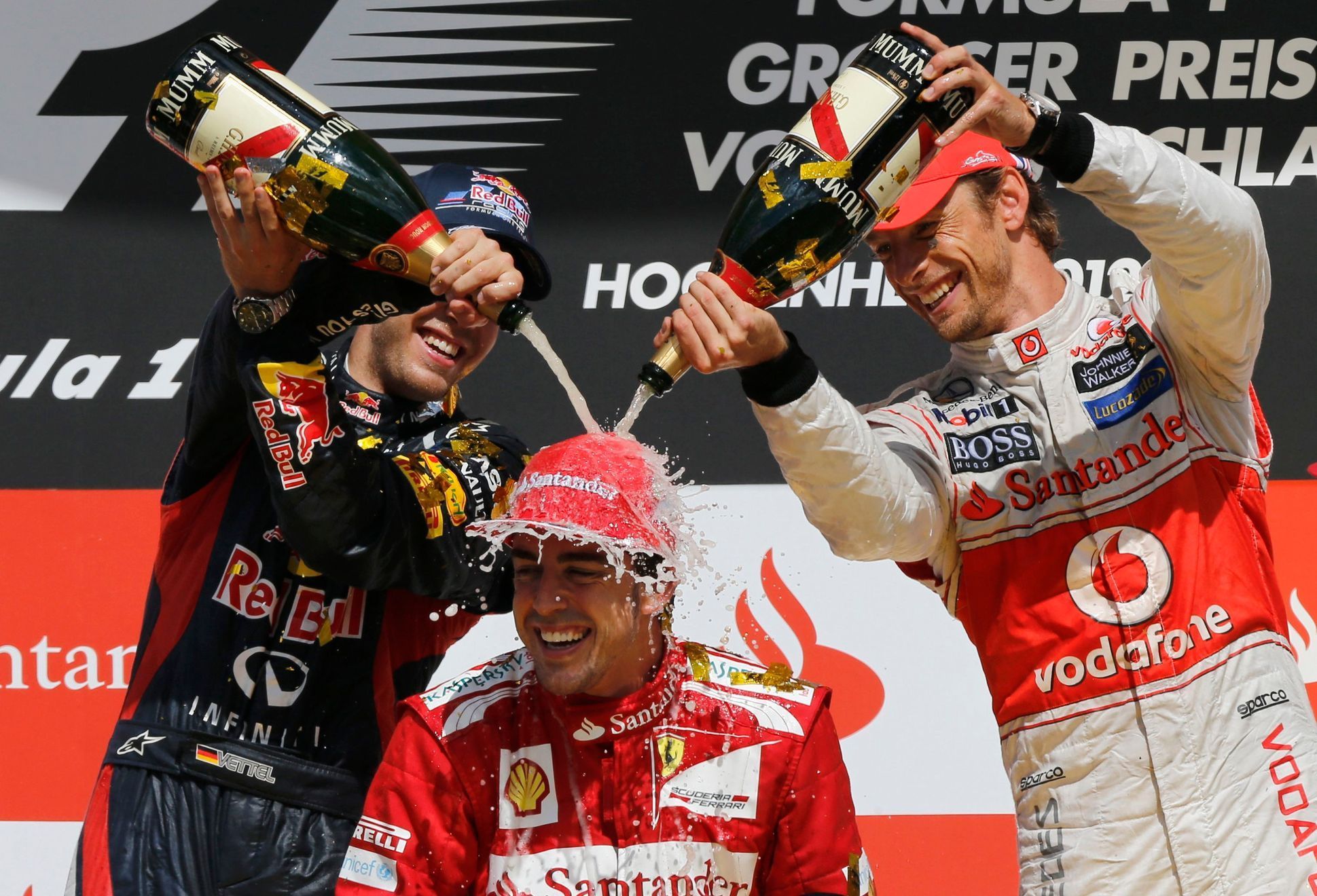 VC Německa: Sebastian Vettel, Fernando Alonso a Jenson Button slaví na podiu