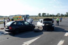 Dálnici D1 u Říčan na Brněnsku blokovala nehoda dvou aut