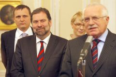 Klaus: Dobeš je nej ministr školství, VV obohacují zemi
