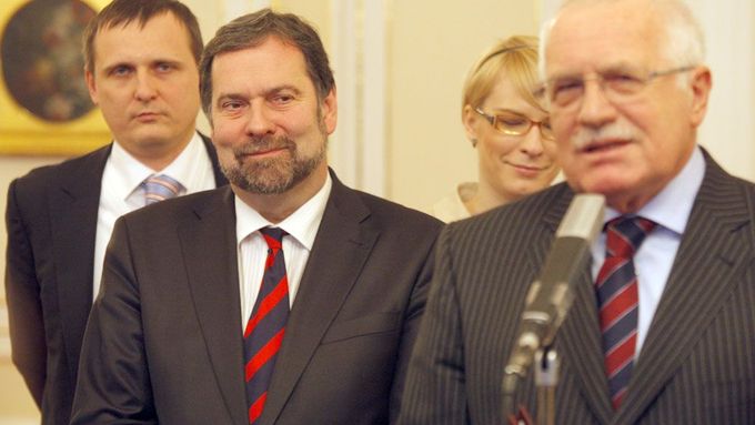 Předevčírem zrežíroval přežití vlády, ve čtvrtek pak Václav Klaus podepsal klíčový zákon roku - o státním rozpočtu