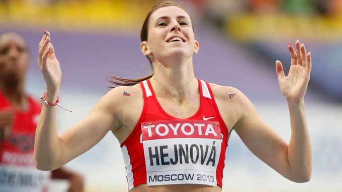 Zuzana Hejnová finále na 400 m přes překážky suverénně vyhrála, pro titul si doběhla za 52,83 sekundy. To je také hodnota nového českého rekordu. Prohlédněte si galerii z její cesty za moskevským zlatem.