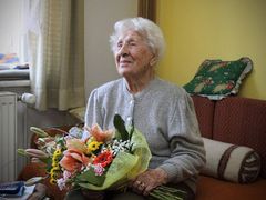 Vlastimila Češková, 108 let. Nejstarší Češka narozená v Česku. Žije na Valašsku.