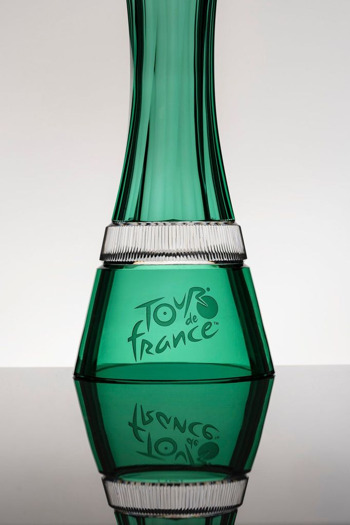 Trofeje pr nejlepší jezdce Tour de France z českých skláren Lasvit