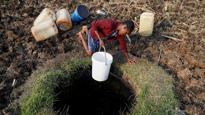 Zimbabwe se potýká s nedostatkem nezávadné vody.