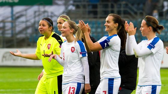 Prohlédne si fotografie z kvalifikačního zápasu českých fotbalistek s Gruzínkami v rámci boje o dámské Euro 2017, v němž Češky vyhrály jednoznačně 4:1.