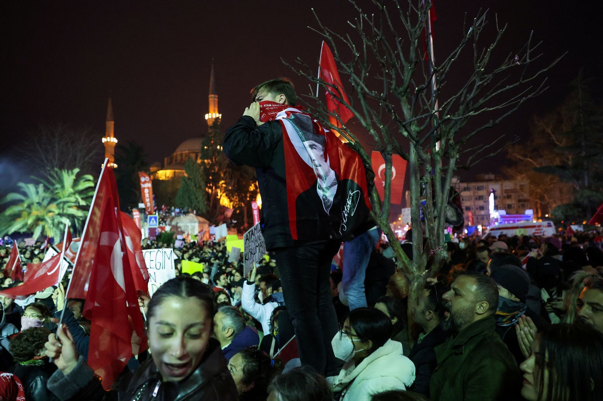 Turecko - protesty - zatčení starosty Istanbulu