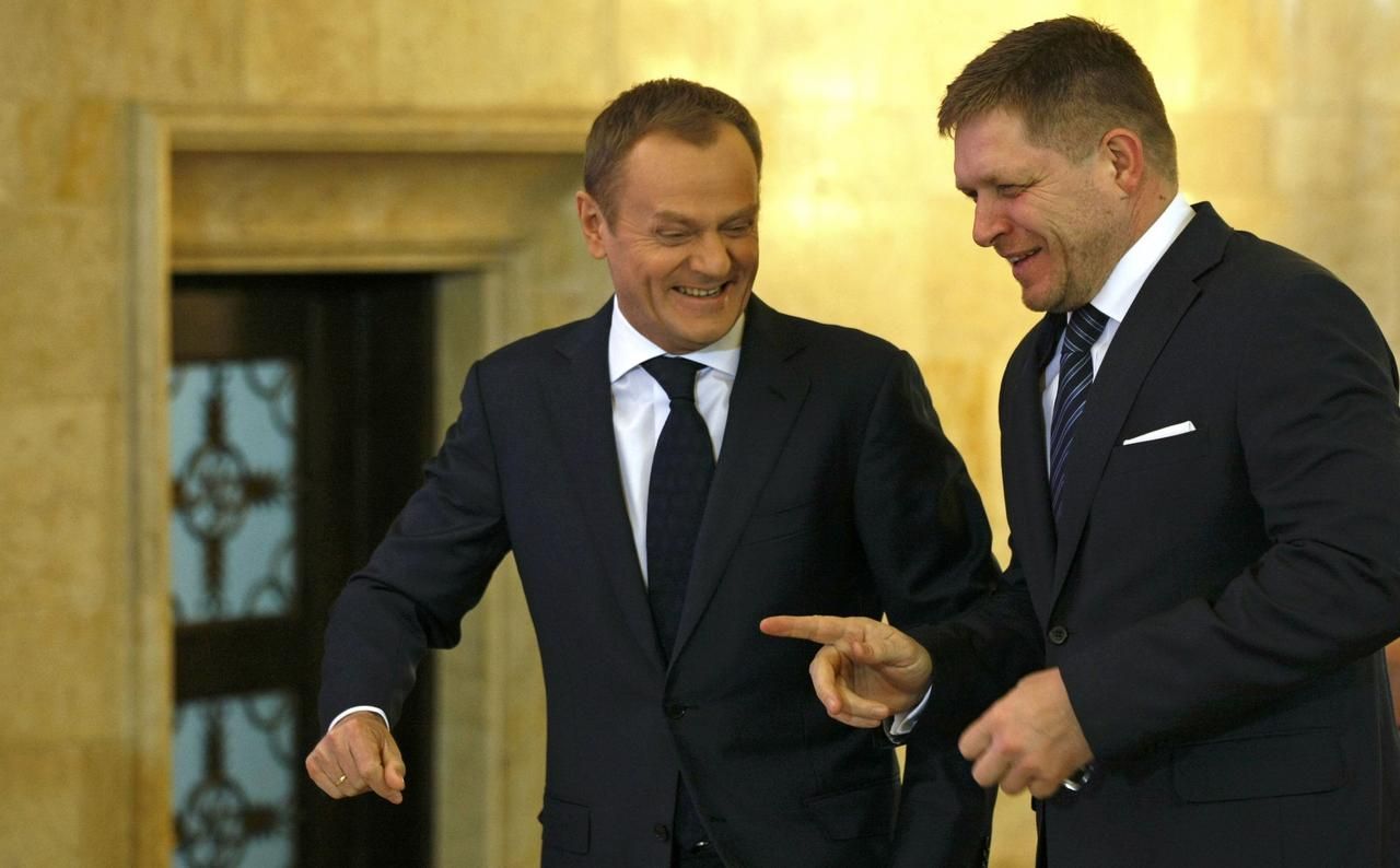 Donald Tusk a Robert Fico po jednání V4 v březnu 2013