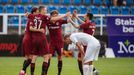 30. kolo fotbalové Fortuna:Ligy 2019/20, Slovácko - Sparta: Sparťané se radují z gólu.