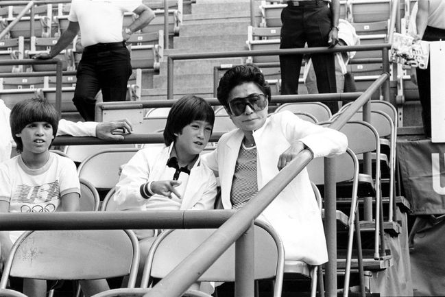 Yoko Ono se synem Seanem v roce 1984