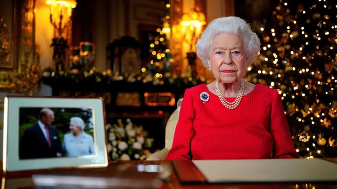 Královna Alžběta během vánočního poselství.