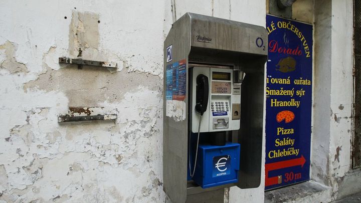 Ombudsman prověří záměr zrušit telefonní automaty