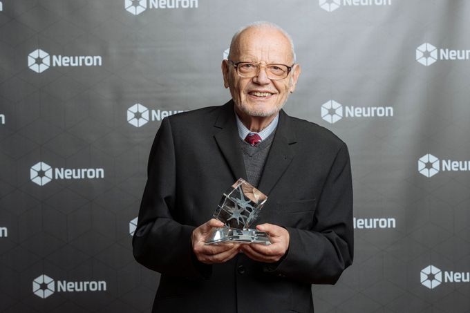 Chemik Emil Paleček,  laureát Ceny Neuron za přínos světové vědě za rok 2017.