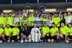 F1 v Baku bavila aneb Kulišárna Mercedesu, měkký Hamilton a zrádná zpátečka