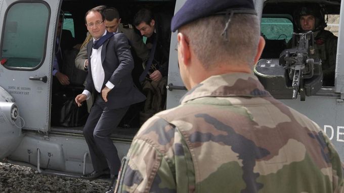 Francois Hollande na své první návštěvě Afghánistánu