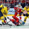 Ondřej Palát a Adrian Kempe v semifinále MS 2024 Česko - Švédsko