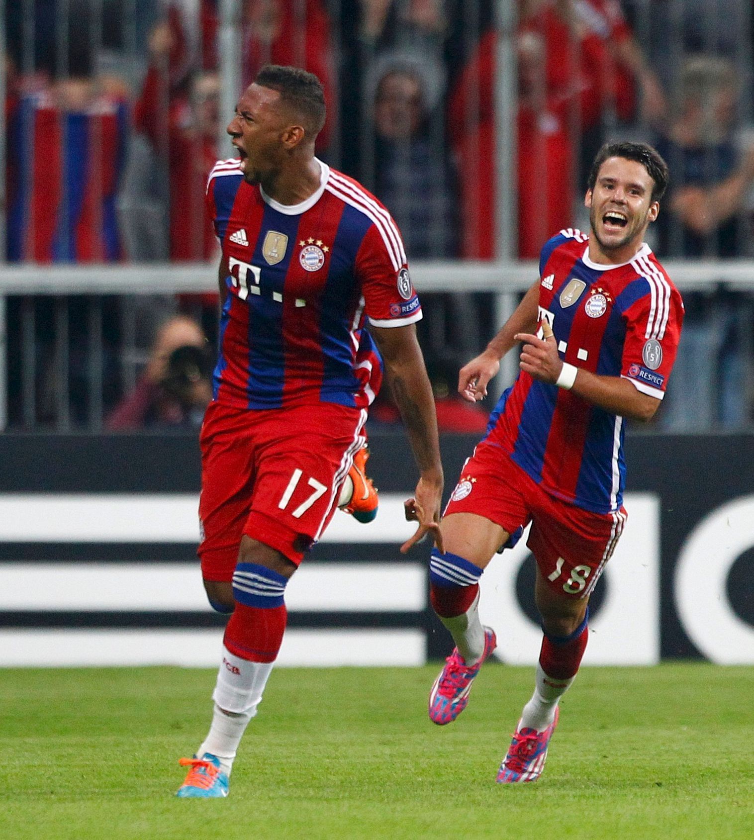 Bayern - Manchester City: Boateng a Bernat slaví gól