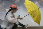 Proč Hongkongem zmítají protesty a jak je policie potlačuje. Krize s Čínou přehledně