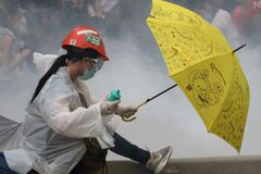 Proč Hongkongem zmítají protesty a jak je policie potlačuje. Krize s Čínou přehledně