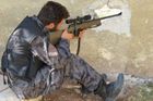 Povstalecký odstřelovač vyzbrojený rakouskou odstřelovačskou puškou SSG 69 (ScharfSchützenGewehr 69) vyráběnou firmou Steyr Mannlicher.