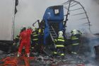 Nehoda tří kamionů blokovala na Ústecku dálnici D8