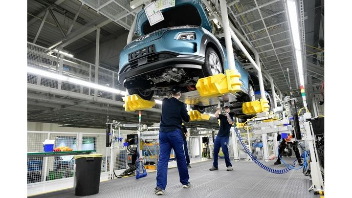 Poslední česká automobilka se zastaví v pondělí. Hyundai v Nošovicích nepojede 14 dní
