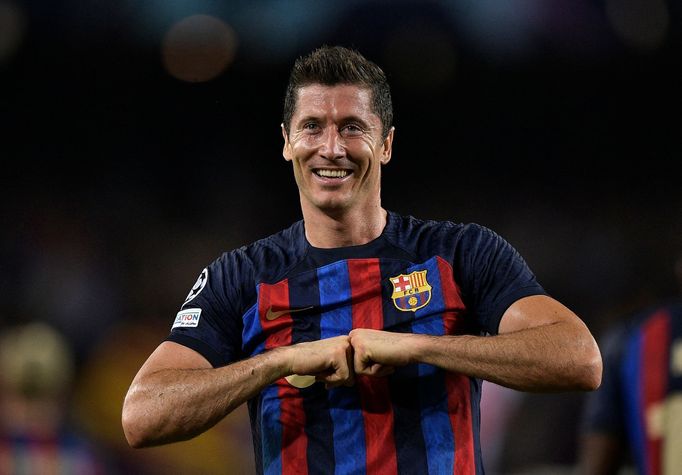 Robert Lewandowski slaví gól v zápase LM Barcelona - Viktoria Plzeň