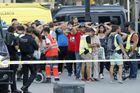 Španělsko zasáhly dva teroristické útoky během pár hodin. Policie pátrá po řidiči z Barcelony