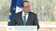 Francouzský odstřelovač omylem zasáhl dva diváky při projevu prezidenta Hollanda