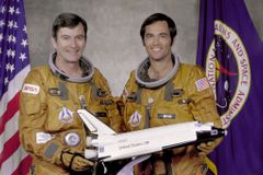 Zemřel americký astronaut John Young. Jako jediný se zúčastnil šesti kosmických letů
