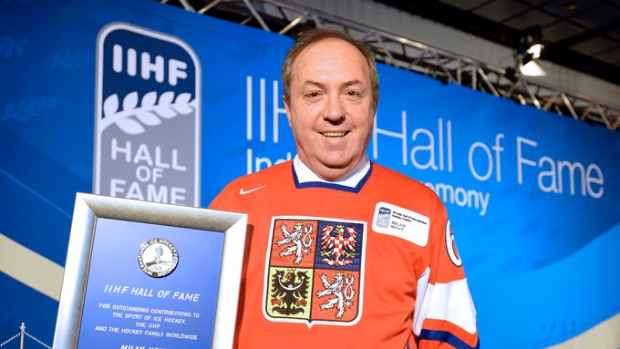Milan Nový na fotografii z roku 2012, kdy vstoupil do Síně slávy Mezinárodní hokejové federace IIHF.