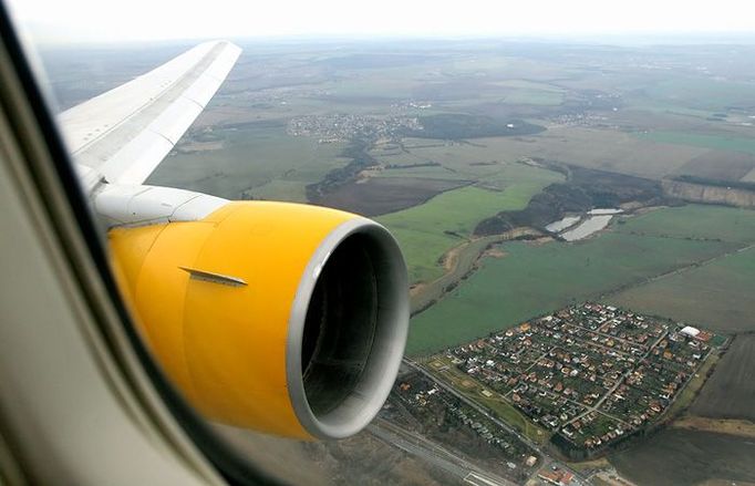 Motory sedmnáct let starého Boingu 767 nebyly během letu v prostoru pro cestující mnoho slyšet.