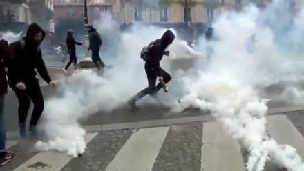 V Paříži vyšli demonstranti do ulic. Nechtějí Le Penovou za prezidentku Francie