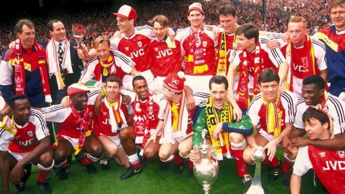 Tým Arsenalu slaví v roce 1991 anglický titul. Paul Merson byl v této sezoně se 13 góly druhým nejlepším střelcem mužstva po Alanu Smithovi.