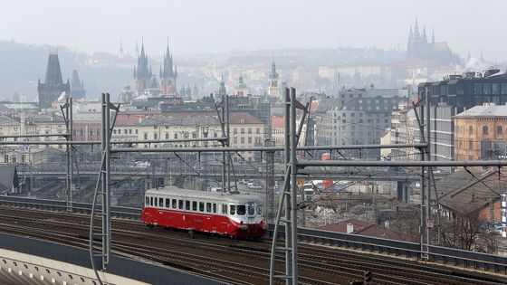 Foto: Stříbrný šíp z ČKD jde do služby. České dráhy nabízejí speciální jízdy historickými vlaky