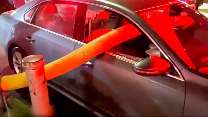 "Dobrá lekce." Řidič parkoval, kde neměl, hasiči si kvůli tomu hlavu nelámali