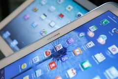 Soud odmítl žádost firmy Apple o zákaz telefonů Samsung