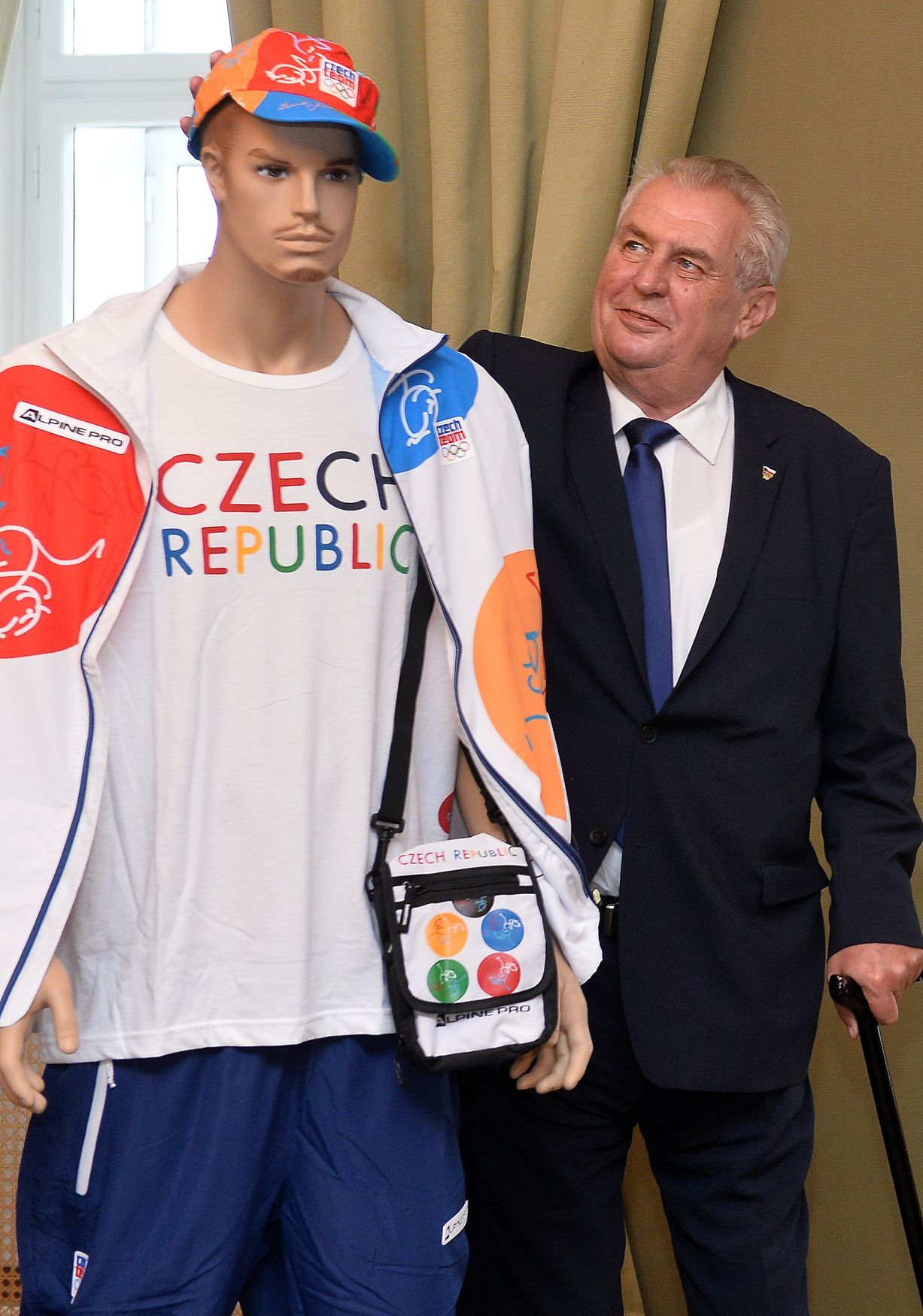Prezident Miloš Zeman při představování kolekce pro české olympionika na OH 2016