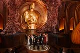 Když Christopher Nolan přebíral cenu, poznamenal, že filmový průmysl je teprve sto let starý a stále se vyvíjí.