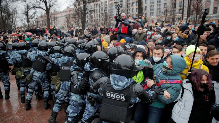 Foto: "Putin je lhář". Na podporu Navalného demonstrovaly napříč Ruskem tisíce lidí