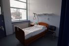 Olomouckou nemocnici zřejmě čeká další redukce lůžek