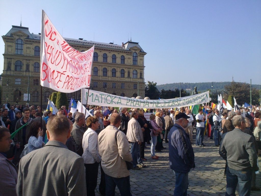 Starostové demonstrovali v Praze